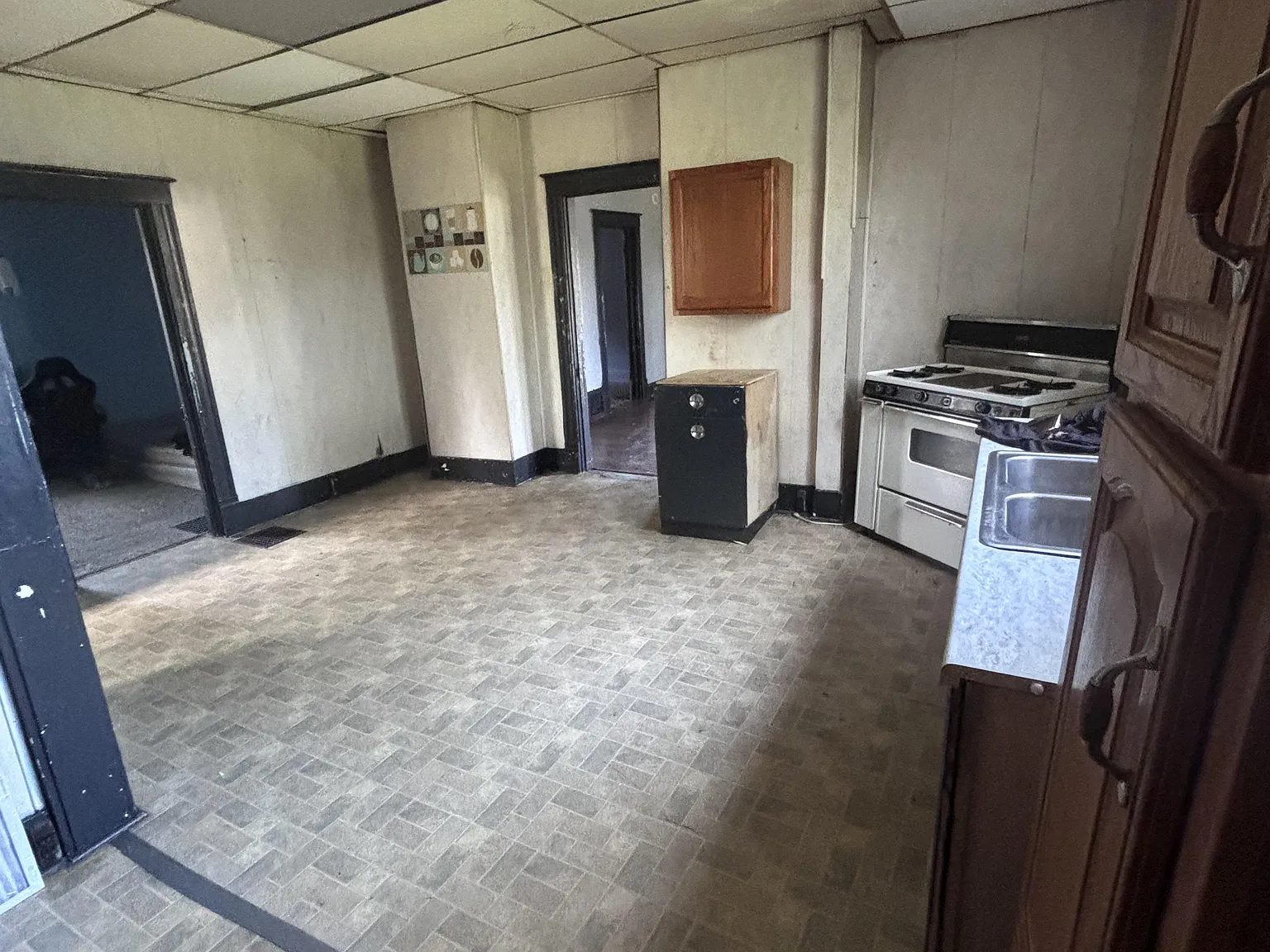 514 N Walnut — Photo 4