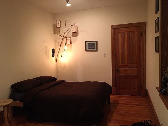 3rd image of 3309 N Clark St #2
