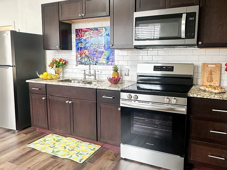 320 E Dewey Pl #9 — Photo 3