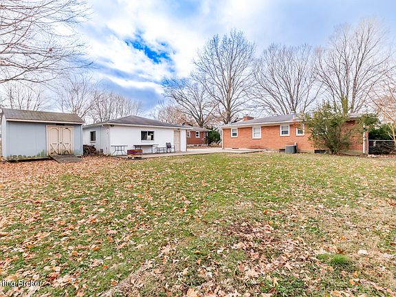 4th image of 7805 Cedar Brook Dr