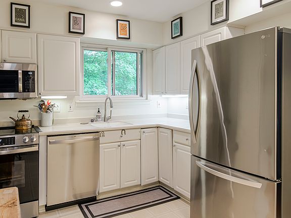 Kitchen w new appliances