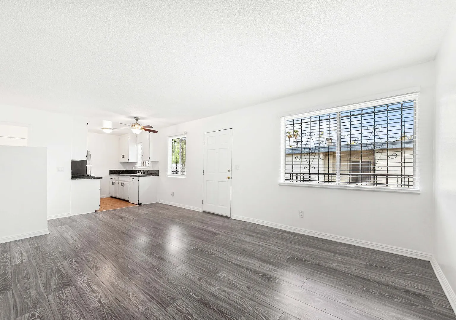 2509 Crenshaw — Photo 2