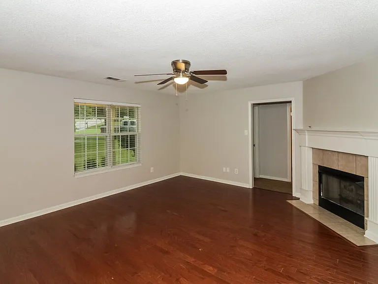 3412 Pendulum Dr E — Photo 3