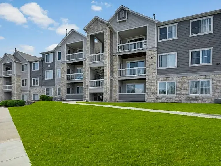 Reserve At Thornton — Photo 14