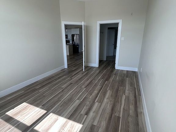 5th image of 101 Roselin Ct