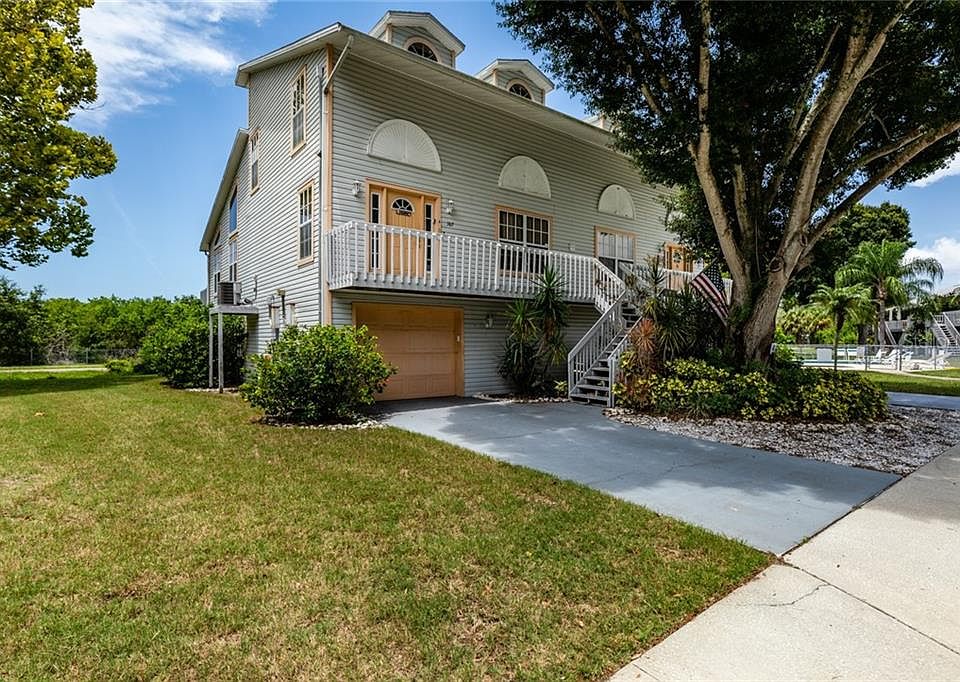 1st image of 567 Oceanside Ct #25