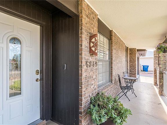 3rd image of 6949 Villa Hermosa Dr