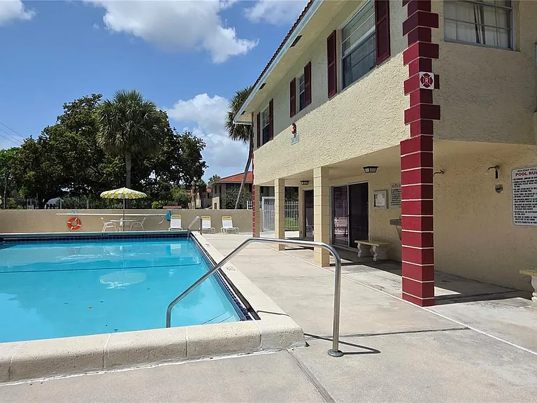 3790 N University Dr #H-1 — Photo 35