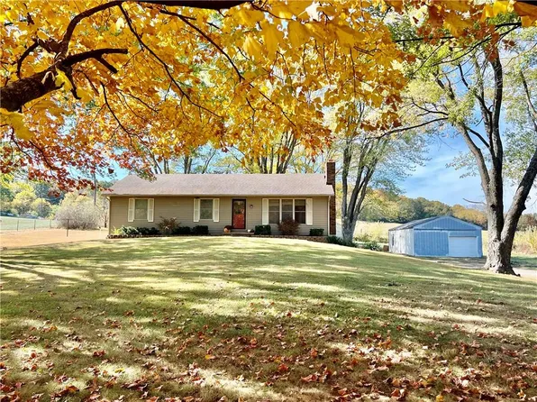 8732 Friendship Rd, Richmond, MO 64085