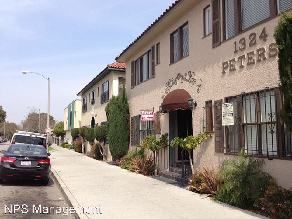 2nd image of 1324 Peterson Ave #11159060