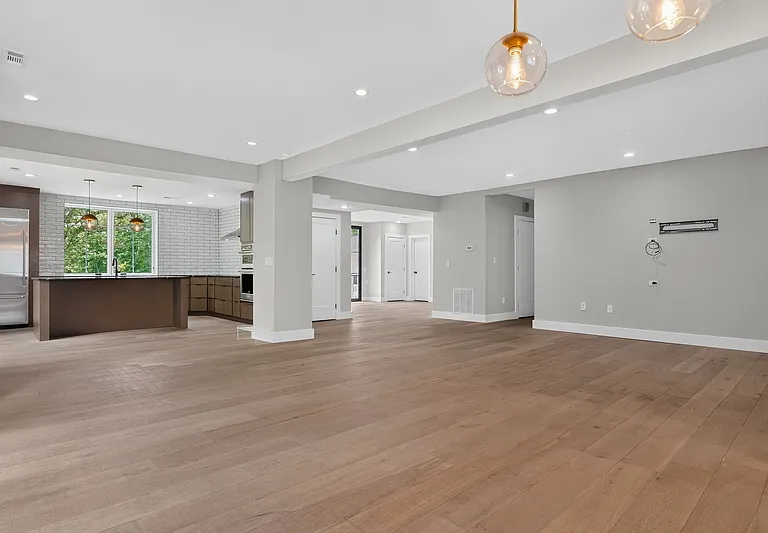 7818 Leland Rd — Photo 13