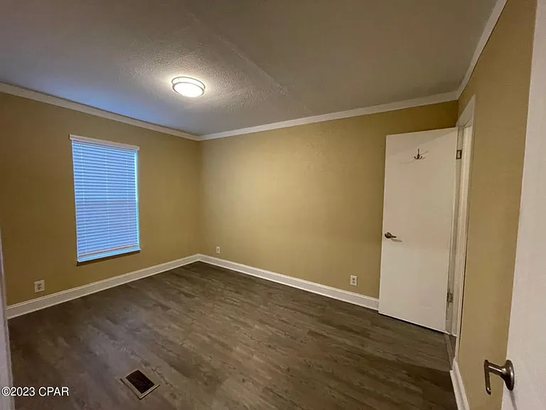 2306 Rachesky Ave — Photo 6