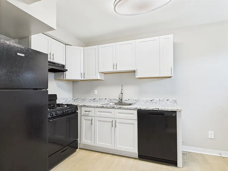 10 W 27th St — Photo 27