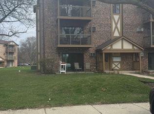 811 S Dwyer Ave APT E, Arlington Heights, IL