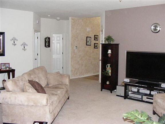 3rd image of 5623 Arcadia Park
