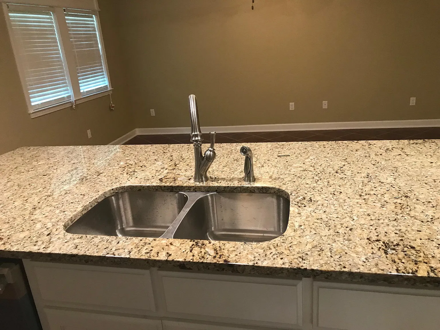 3 bed, 1794 sqft, $1,475 — Photo 3