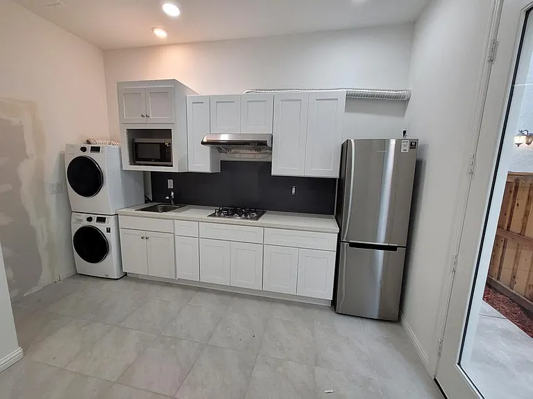 1517 1/2 Andromeda Way — Photo 12