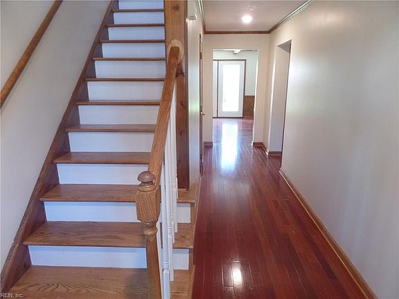 4th image of 5681 Glen View Dr
