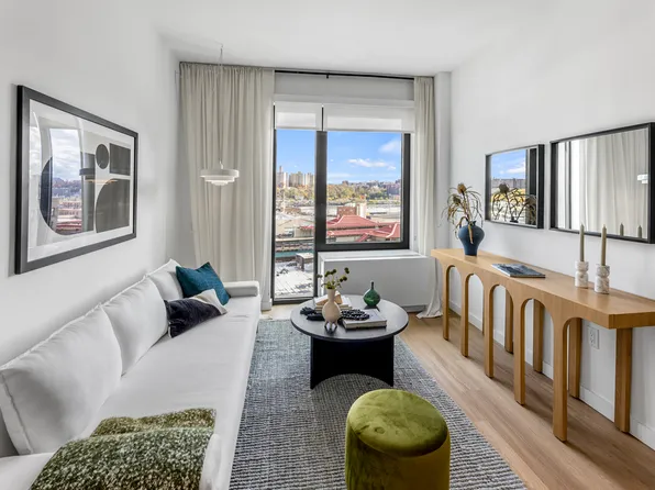 5055 Broadway image 1 of 22