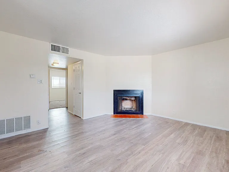 8000 Grand Avenue NE — Photo 22