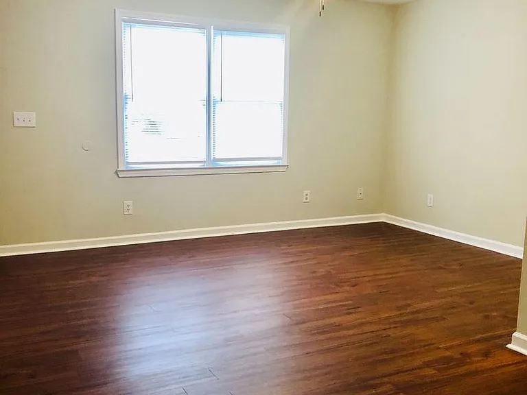 363 E Jefferson St — Photo 10