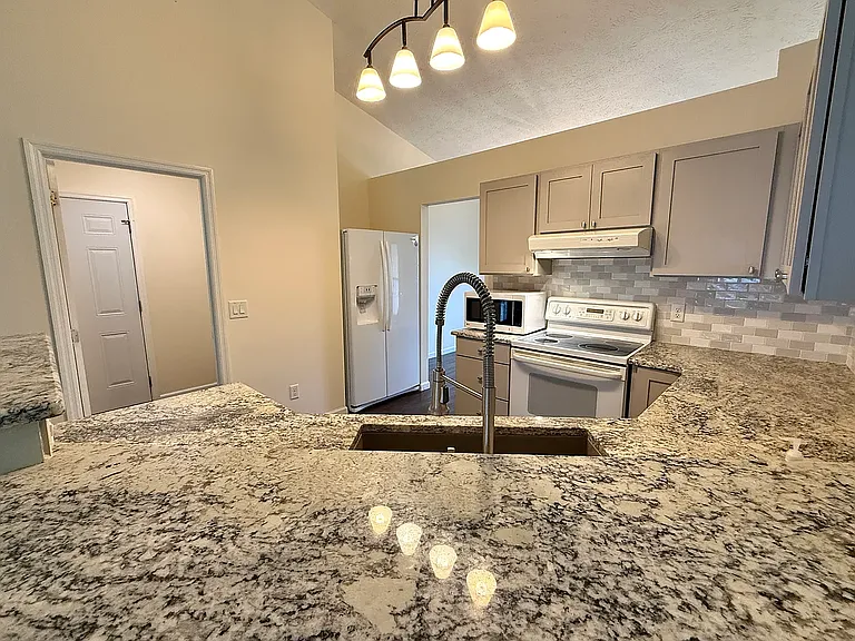 10029 Village Tree Ct — Photo 7
