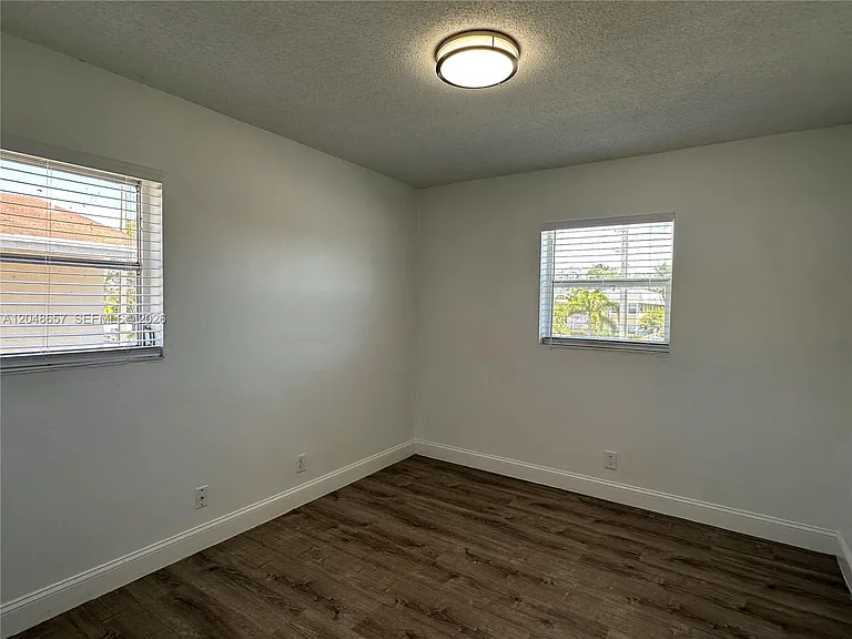 2401 NW 9th Ave #3 — Photo 24