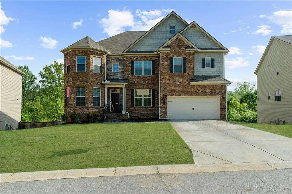 5 bed, 4.0 bath, 5736 sqft, $3,800 — Photo 1