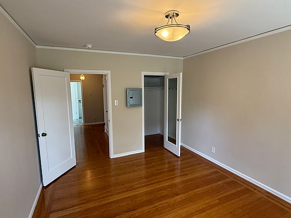 5th image of 4930 Fulton St APT 102
