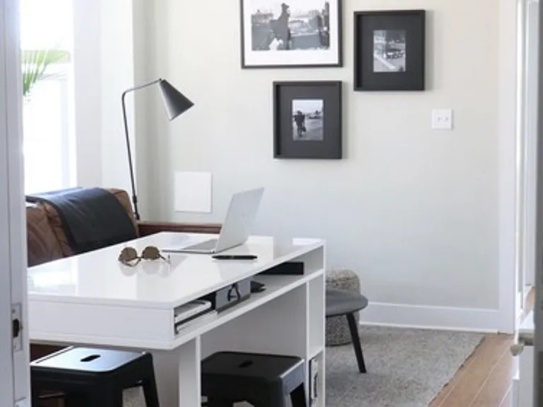 Charming Renovated Apartments in the Heart of Ardmore — Photo 6