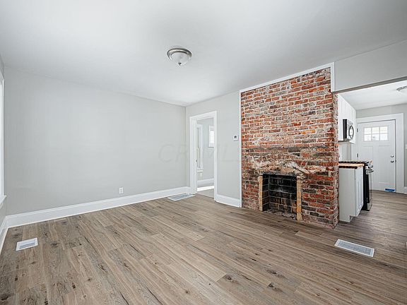 5th image of 194 Lechner Ave