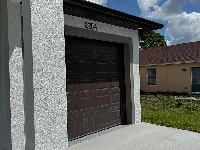 Hogan Dr — Photo 3