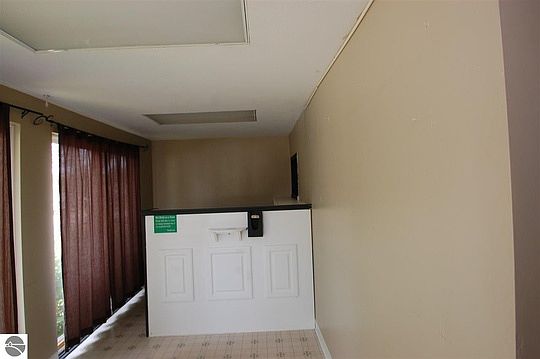 3rd image of 203 S 2nd St
