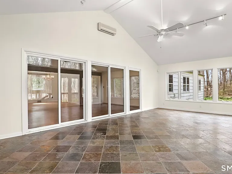 511 Roxbury Rd — Photo 14
