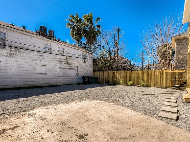 519 W Clay St #2 — Photo 25