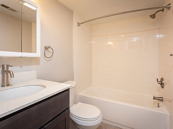 4th image of 2223 Florey Ln #B06