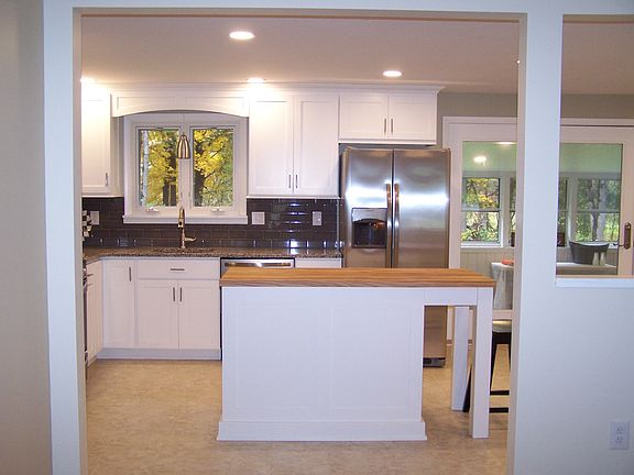 Custom-made kitchen cabinets