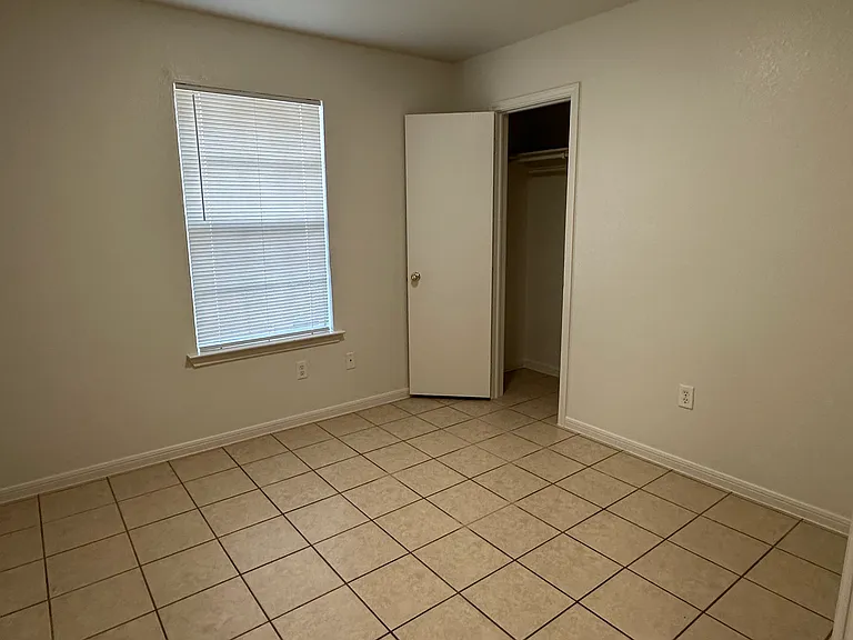 409 Justin Ln #A — Photo 10