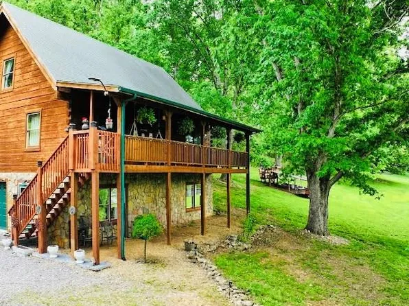 408 Glade Hill Dr, Lebanon, VA 24266