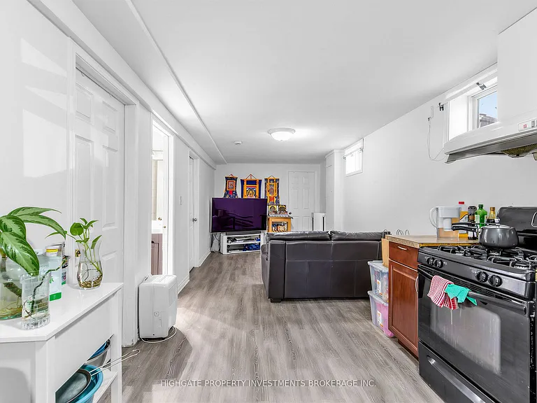 210 Gowan Ave #BASEMENT — Photo 10