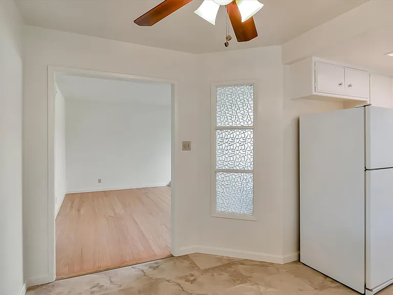 754 Yale Ln — Photo 22