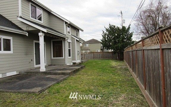 3rd image of 1304 23rd Place NW
