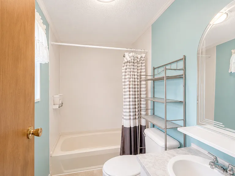 478 Sarah St — Photo 22