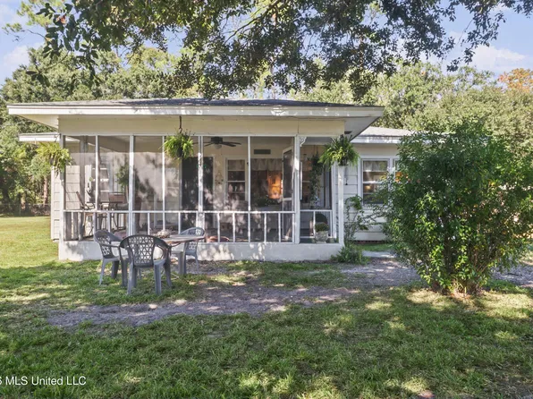 19016 Commission Rd, Long Beach, MS 39560