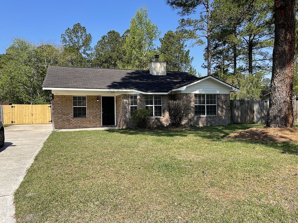 1st image of 713 Dover Ln