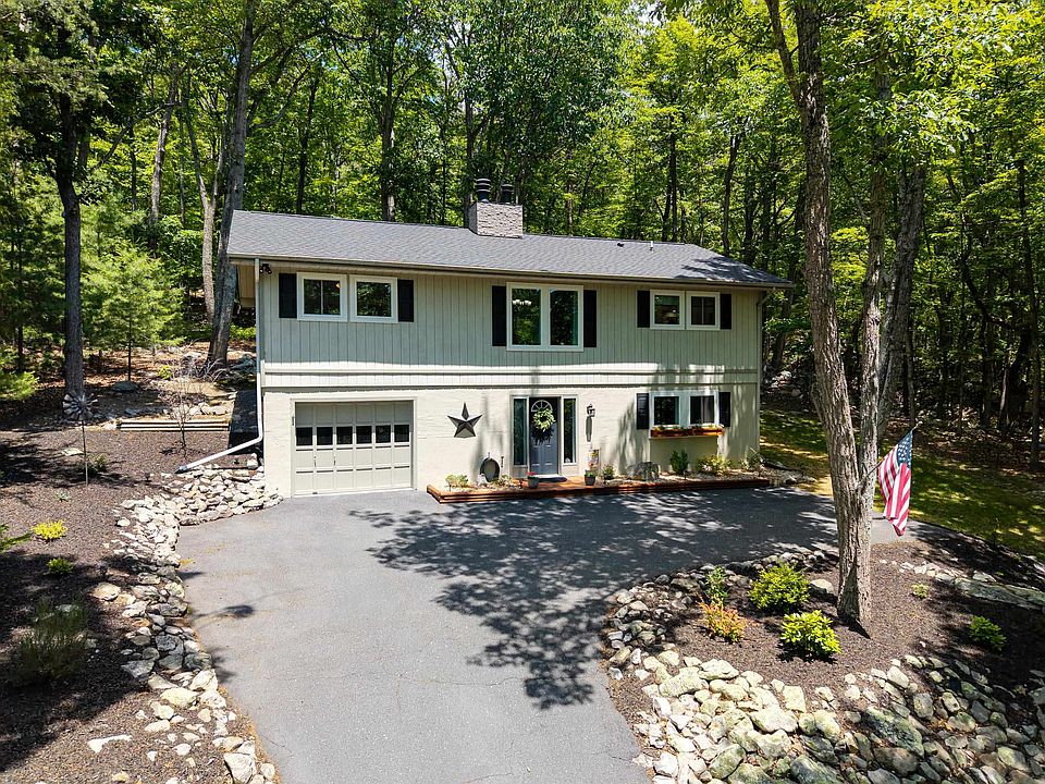 1st image of 294 Congers Ln