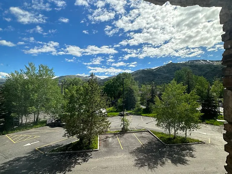 Storm Peak Apartments — Photo 36