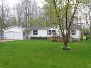W4687 Swan Acre Dr, Cecil, WI 54111