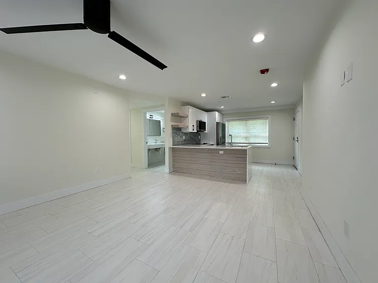 Ocean Reef Apartments — Photo 13