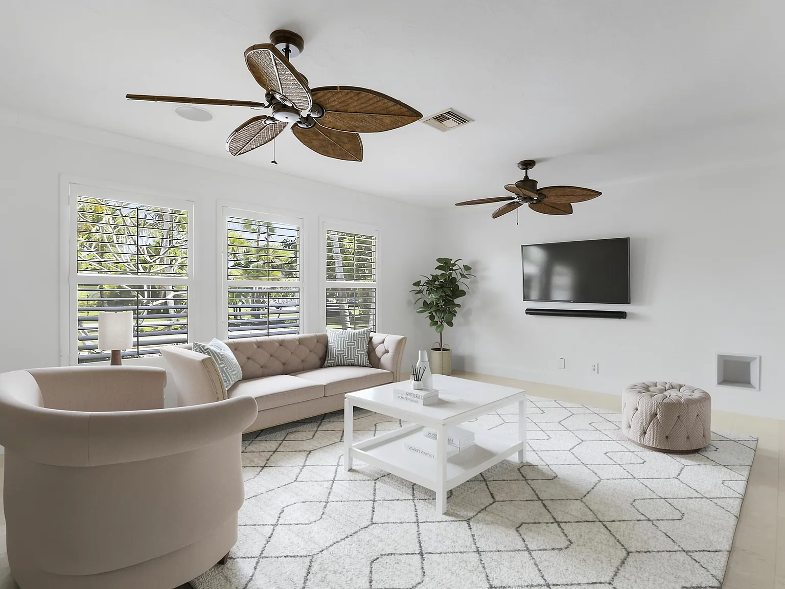 3 bed, 2.0 bath, 1641 sqft, $6,950 — Photo 3